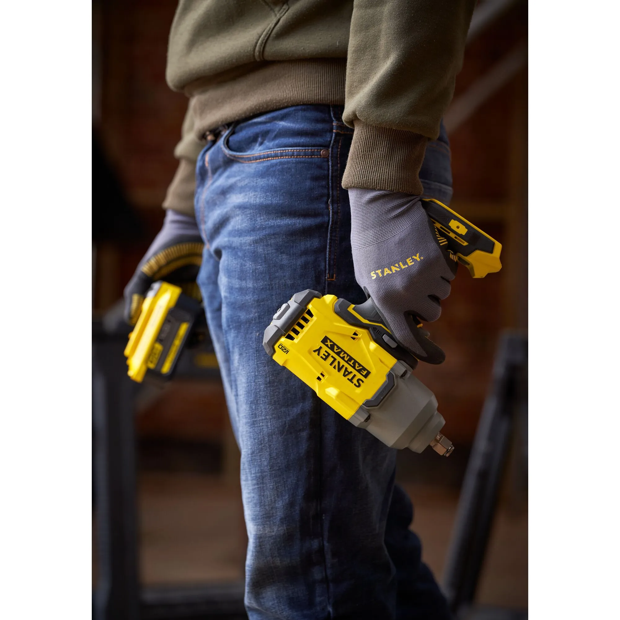 Boulonneuse à chocs 1/2" BRUSHLESS - 18V - 3 modes, 950 Nm, 2000 trs/min, 2600 cps/min - Gamme V20 - STANLEY FATMAX, SFMCF9
