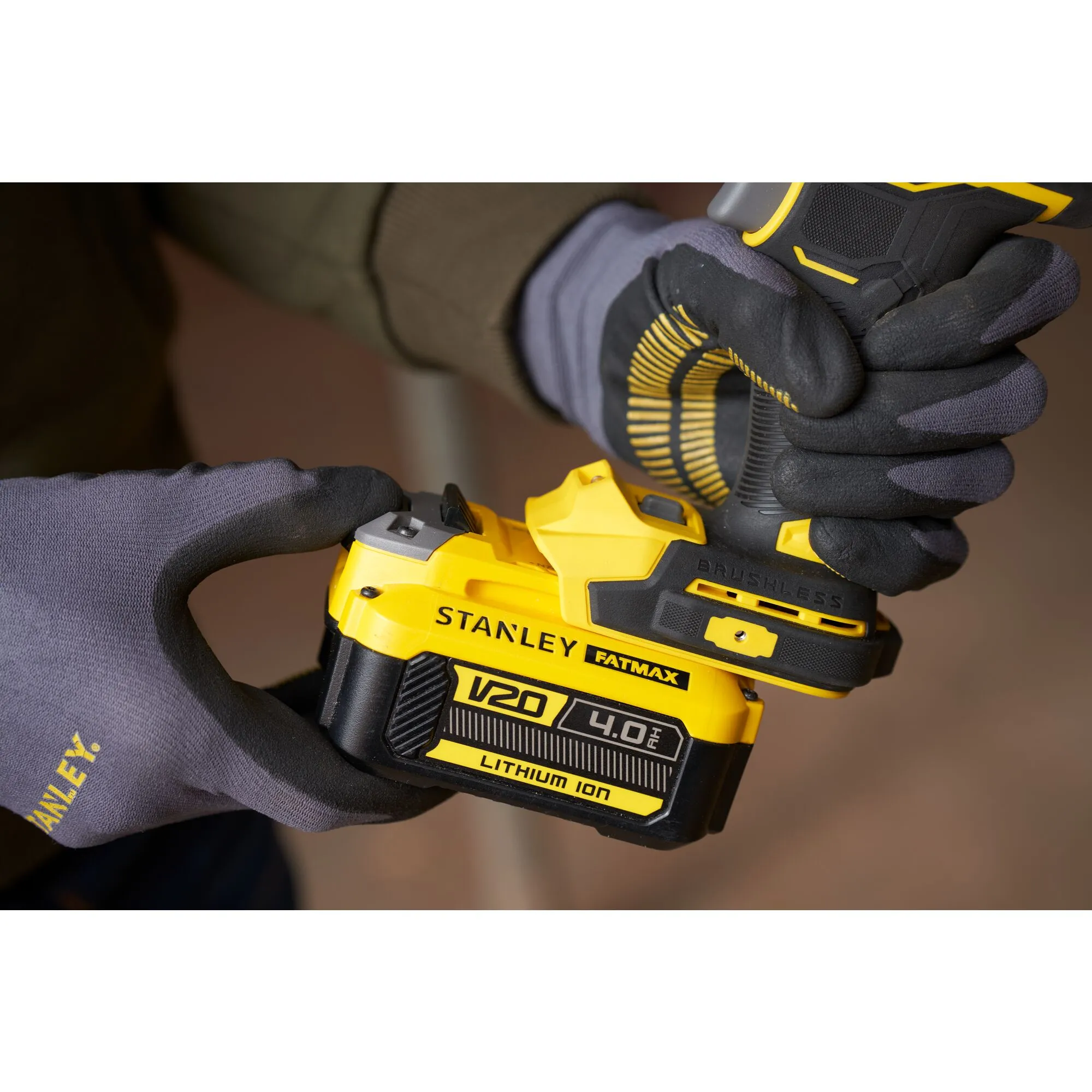 Boulonneuse à chocs 1/2" BRUSHLESS - 18V - 3 modes, 950 Nm, 2000 trs/min, 2600 cps/min - Gamme V20 - STANLEY FATMAX, SFMCF9