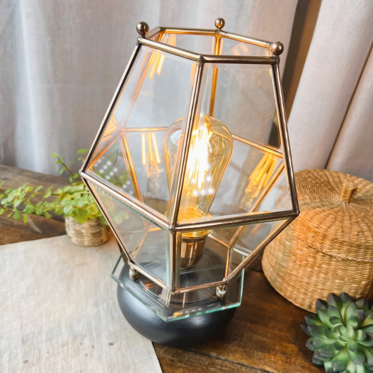 (création) Lampe en laiton et 12 facettes en verre biseauté 